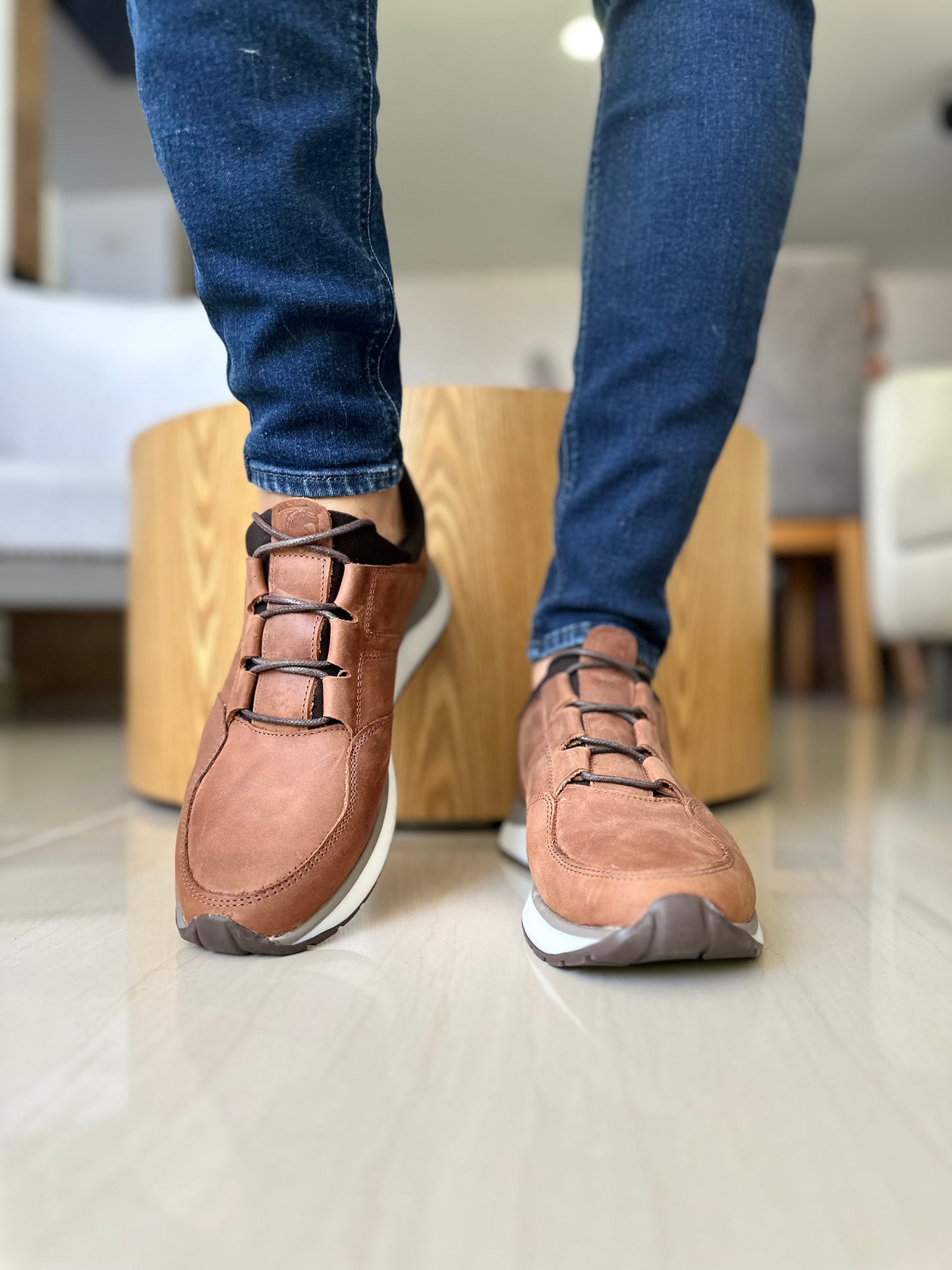 TENIS BRAD EN CUERO MIEL PARA HOMBRE / REF: SPN 3123