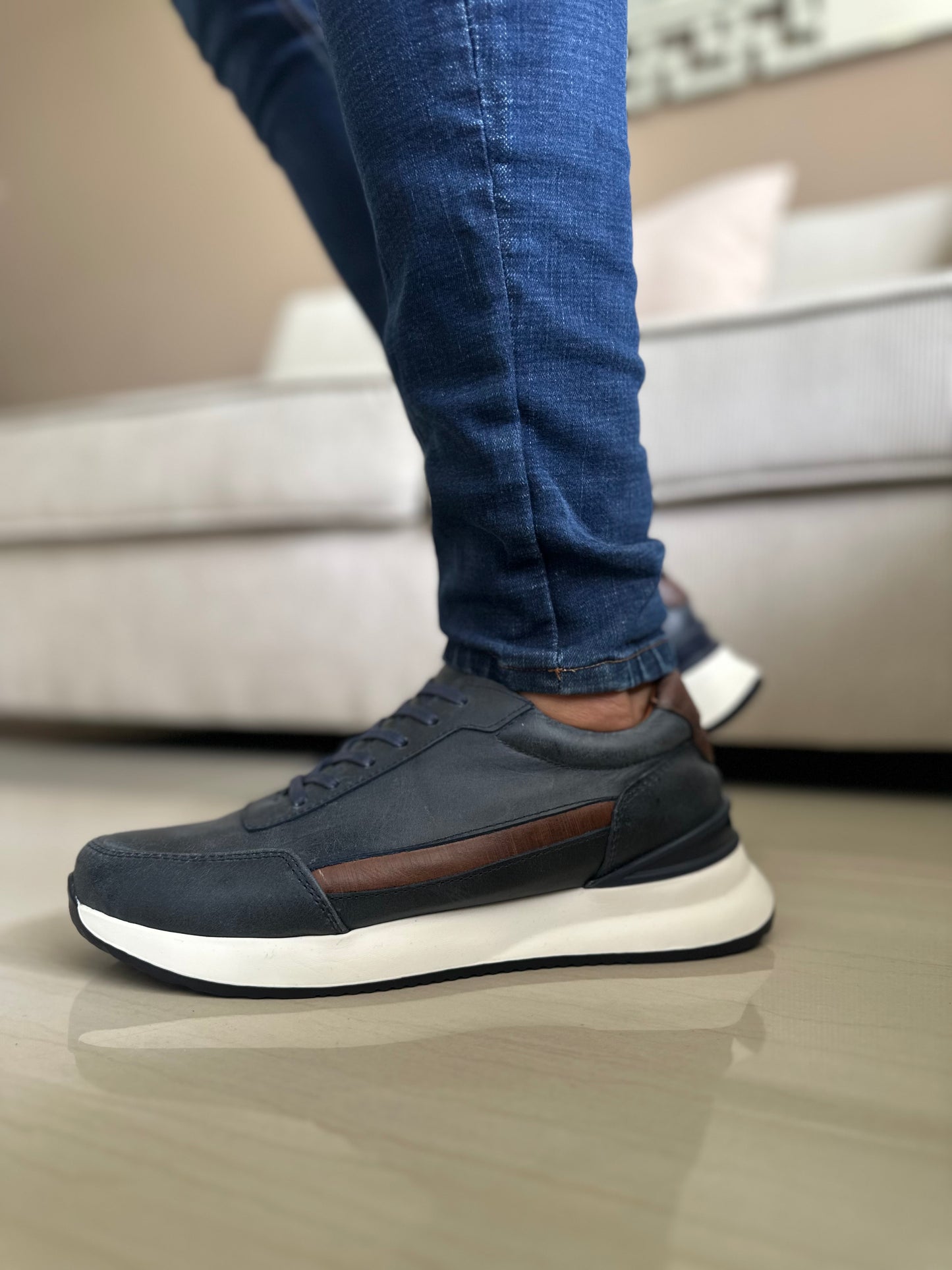 TENIS PARA HOMBRE EN CUERO AZUL X COÑAC | REF BELMORE