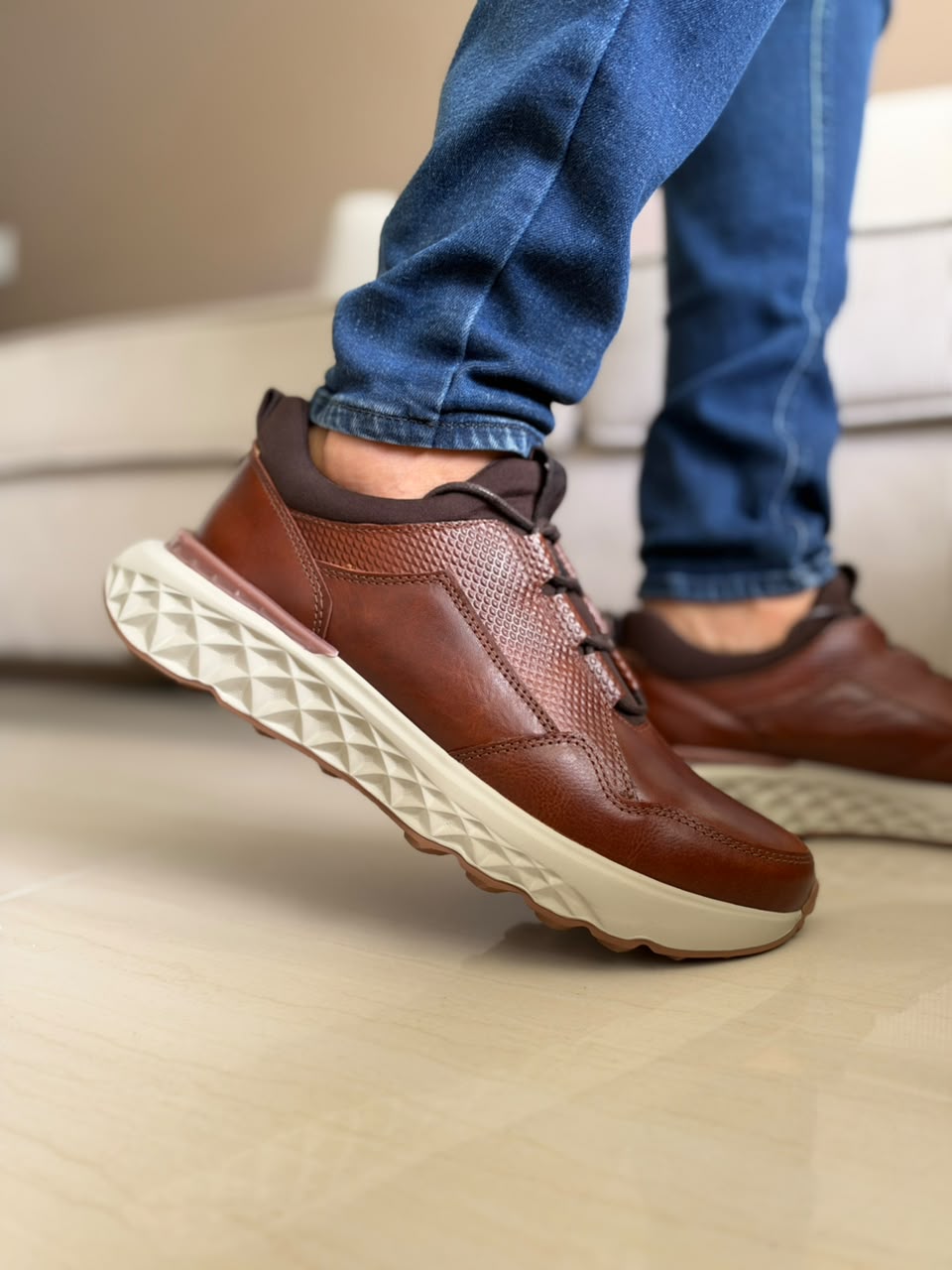 TENIS PARA HOMBRE EN CUERO MIEL | REF SINGAPUR