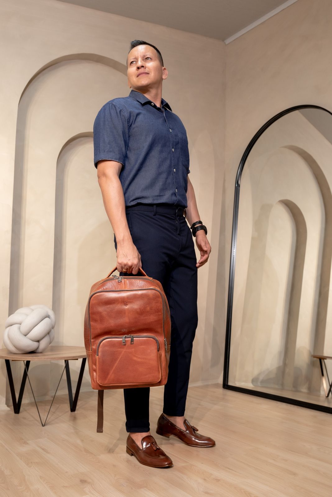 MORRAL EN CUERO MIEL WALLACE MULTIFUNCIONAL | FFREEZONE