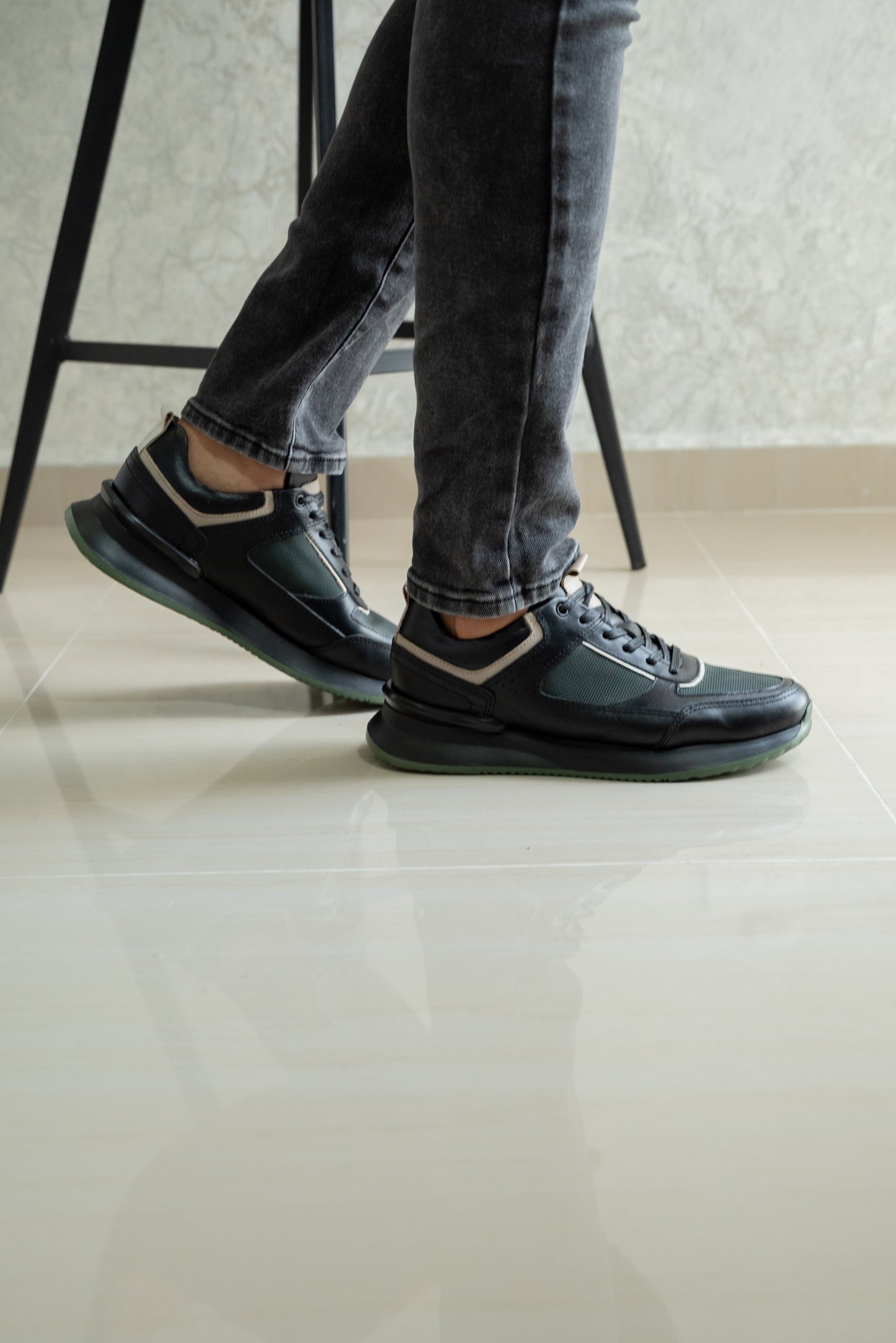 TENIS PARA HOMBRE EN CUERO NEGRO | REF NEVADA