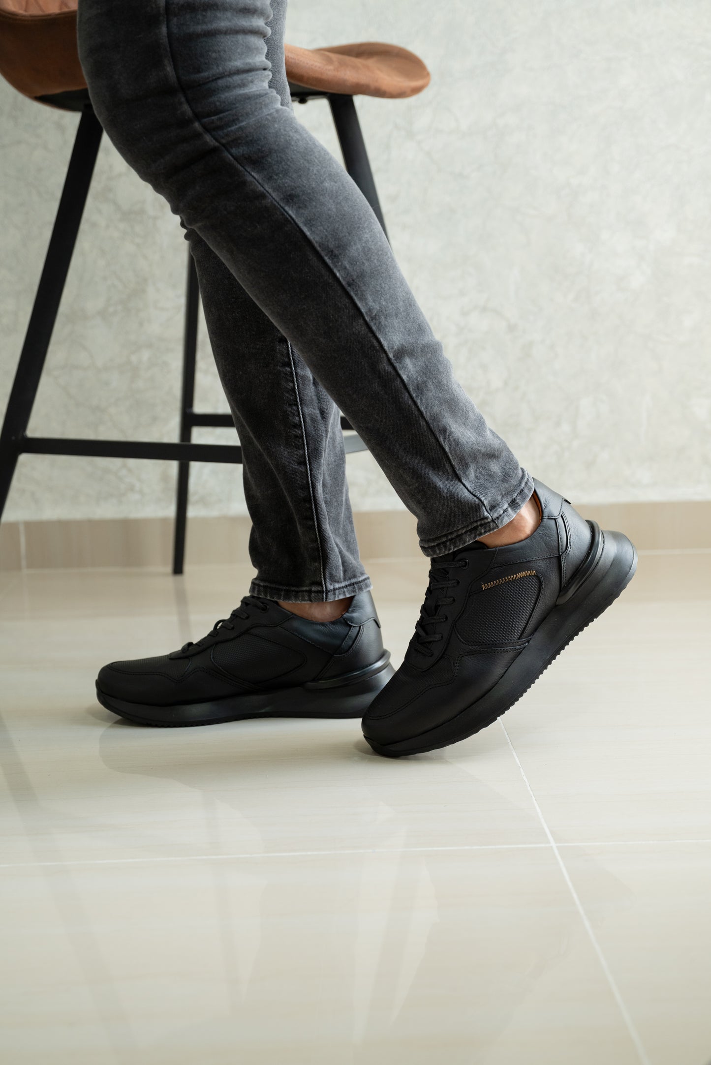 TENIS PARA HOMBRE EN CUERO NEGRO | REF ONTARIO