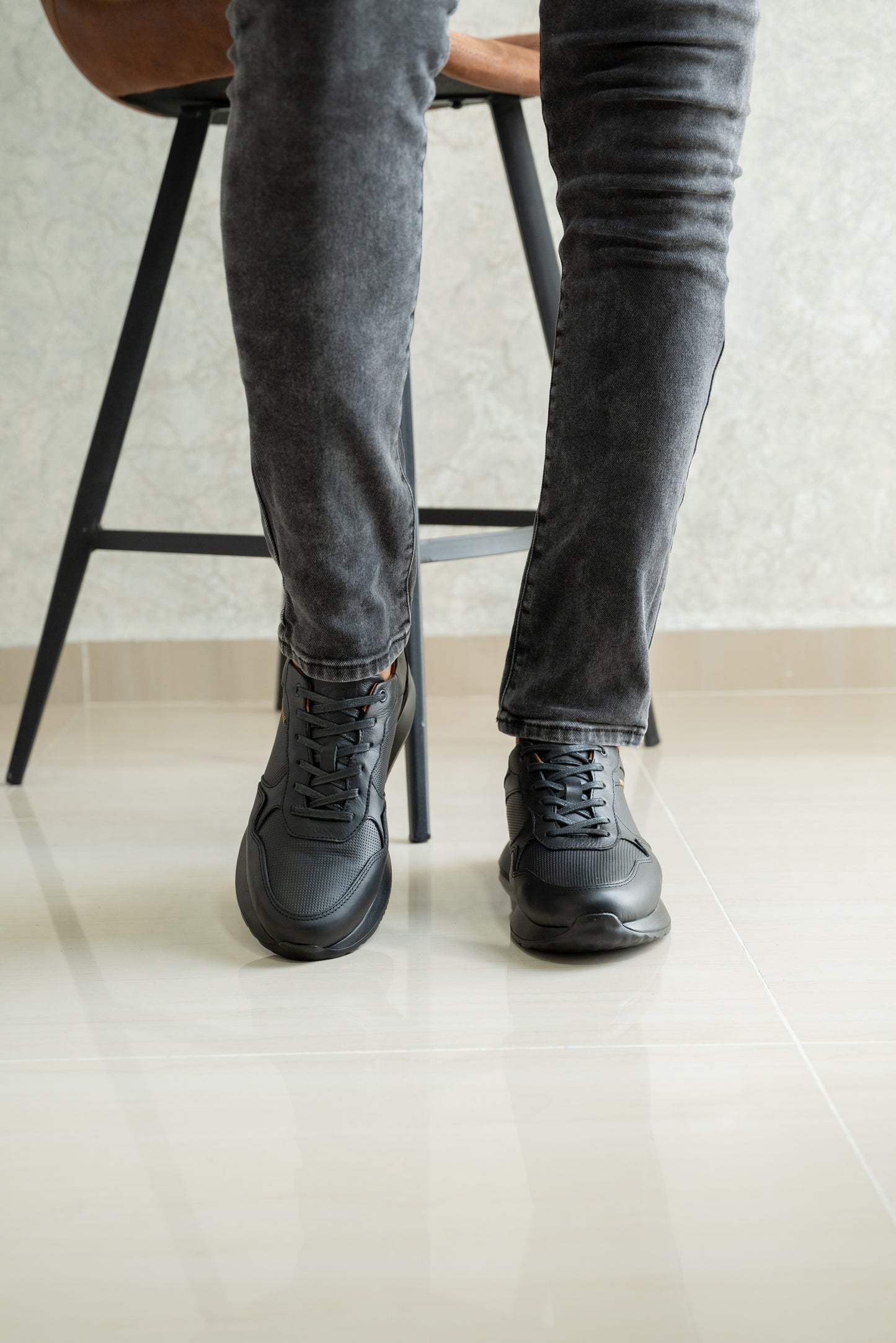 TENIS PARA HOMBRE EN CUERO NEGRO | REF ONTARIO