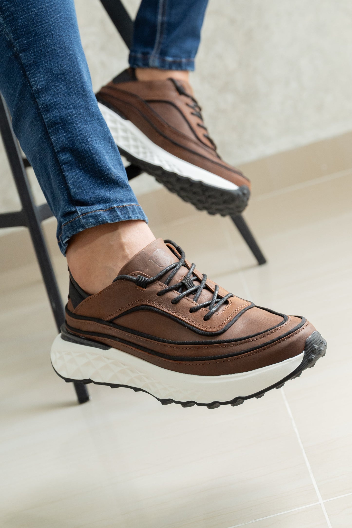 TENIS PARA HOMBRE EN CUERO SANGRIA | REF KATMANDU  3309
