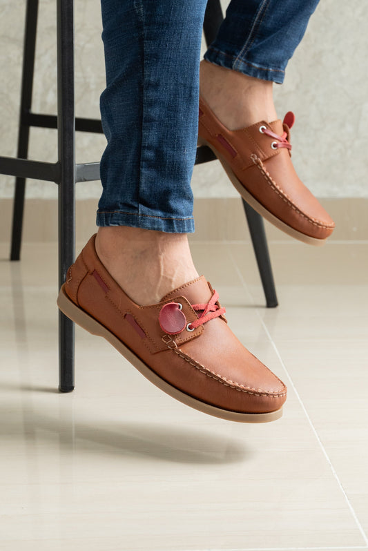 MOCASINES EN CUERO LISO MIEL X ROJO HOMBRE REF: ANDREW 732