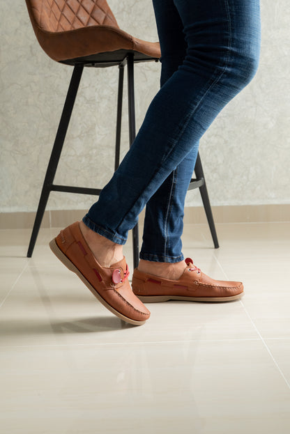 MOCASINES EN CUERO LISO MIEL X ROJO HOMBRE REF: ANDREW 732