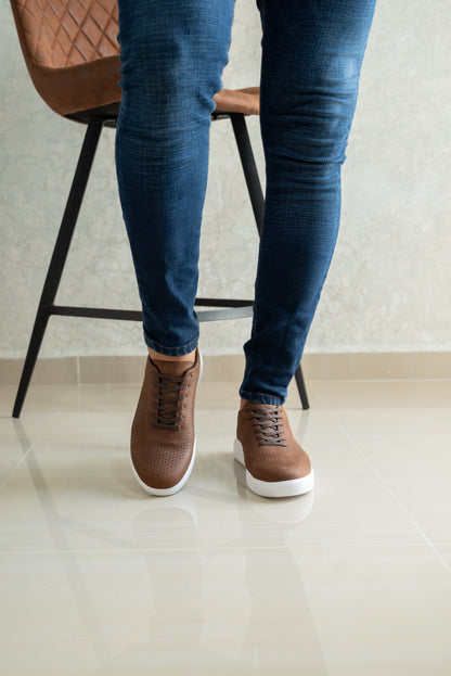 TENIS PARA HOMBRE EN CUERO SANGRIA REF: BRUSELAS 3202 GLD