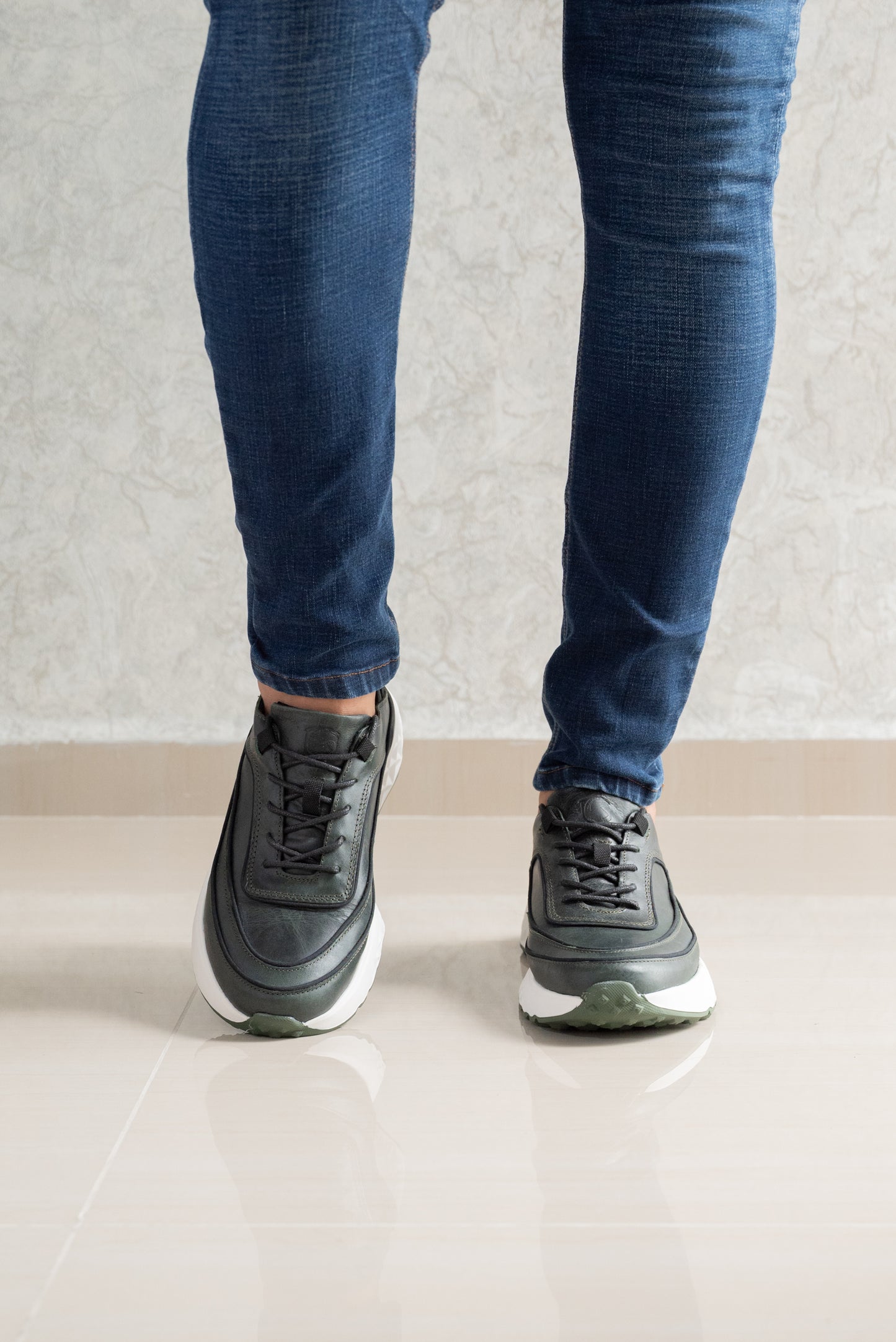 TENIS PARA HOMBRE EN CUERO VERDE | REF KATMANDU 3309