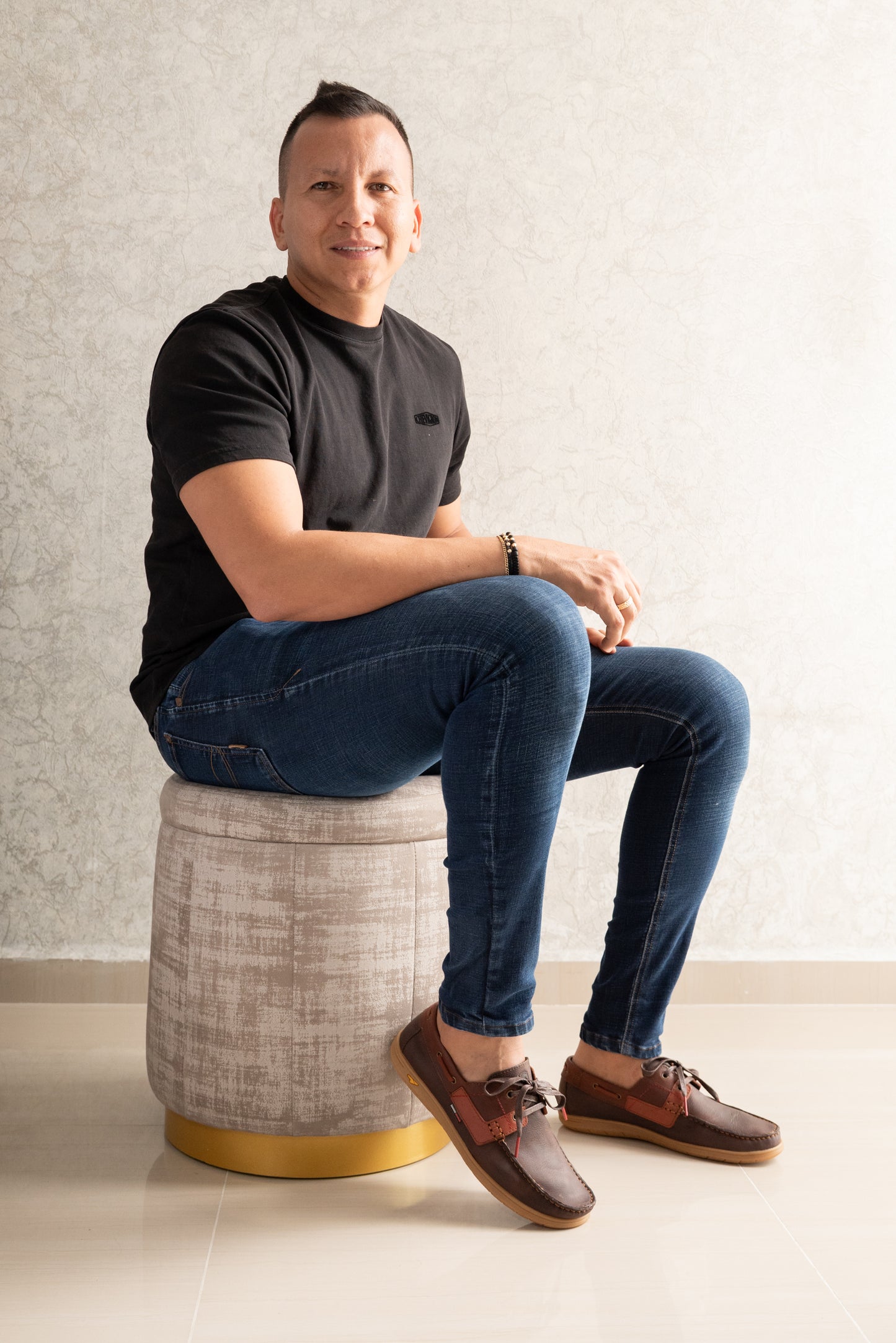 MOCASINES EN CUERO RUSTICO PARA HOMBRE | REF THUN