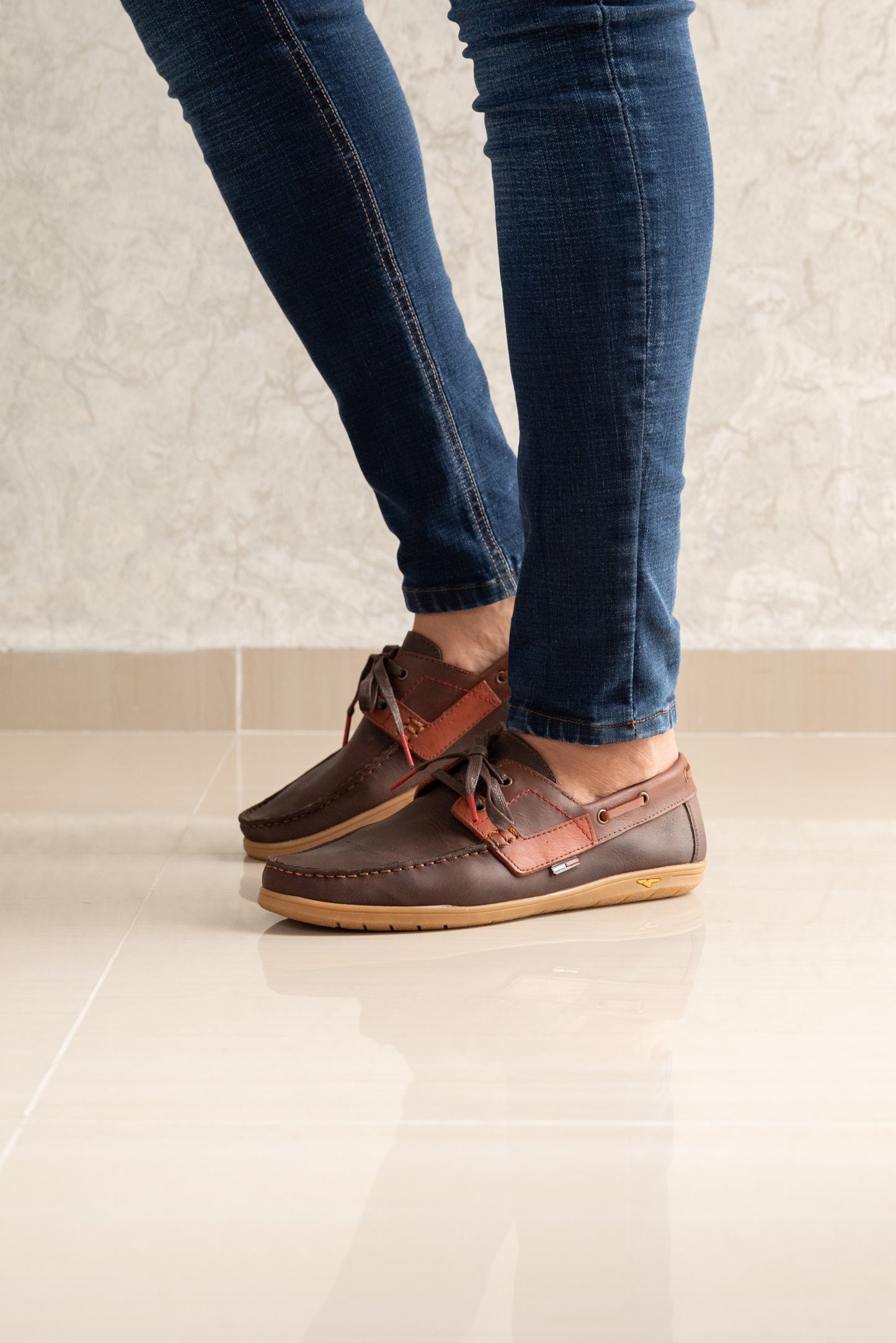MOCASINES EN CUERO RUSTICO PARA HOMBRE | REF THUN
