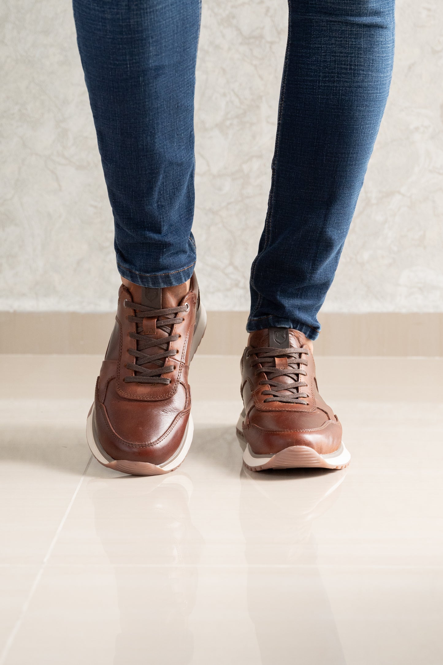 TENIS EN CUERO MIEL PARA HOMBRE | REF  OPORTO