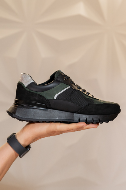 TENIS PARA HOMBRE EN CUERO NEGRO  REF: ROMA 2123