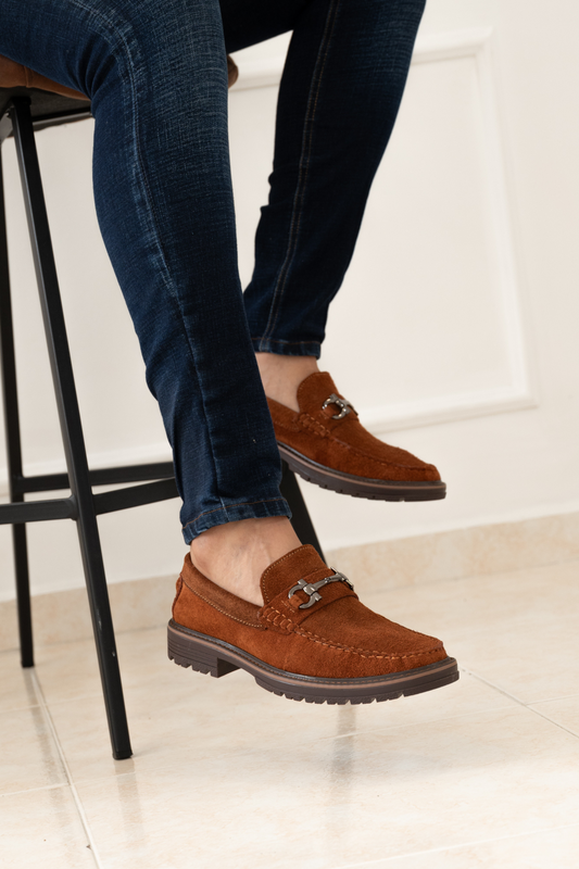MOCASIN TIAGO PARA HOMBRE EN CARNAZA MIEL FORRO ROJO  / REF 663