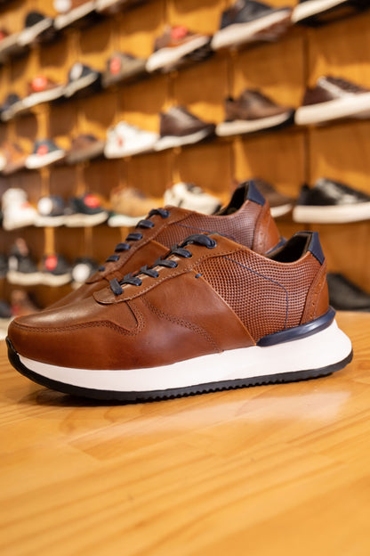 TENIS EN CUERO PARA HOMBRE COLOR MIEL CON AZUL REF: LISBOA D 15