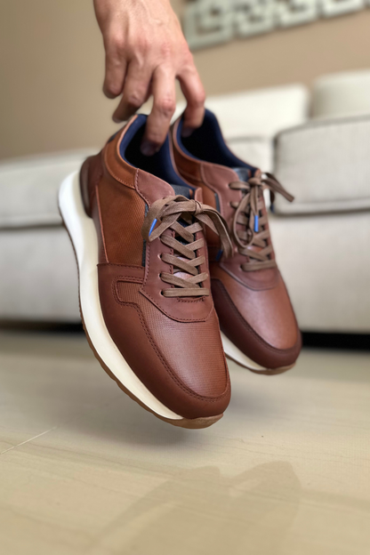 TENIS PARA HOMBRE EN CUERO COÑAC REF: HUMACAO AVELLANA 6488