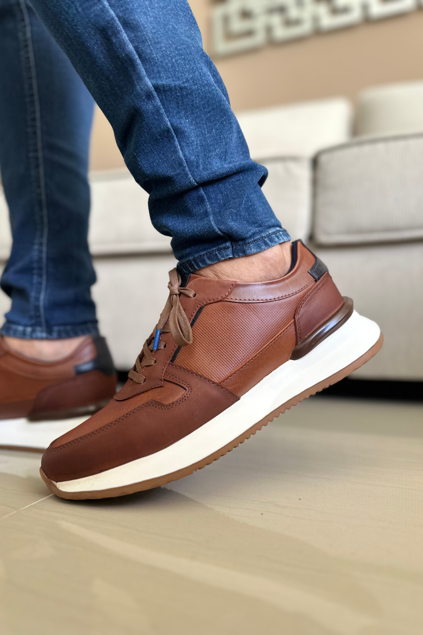 TENIS PARA HOMBRE EN CUERO COÑAC REF: HUMACAO AVELLANA 6488