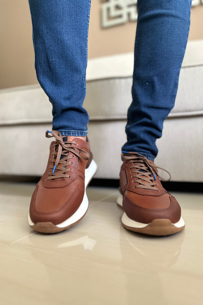TENIS PARA HOMBRE EN CUERO COÑAC REF: HUMACAO AVELLANA 6488