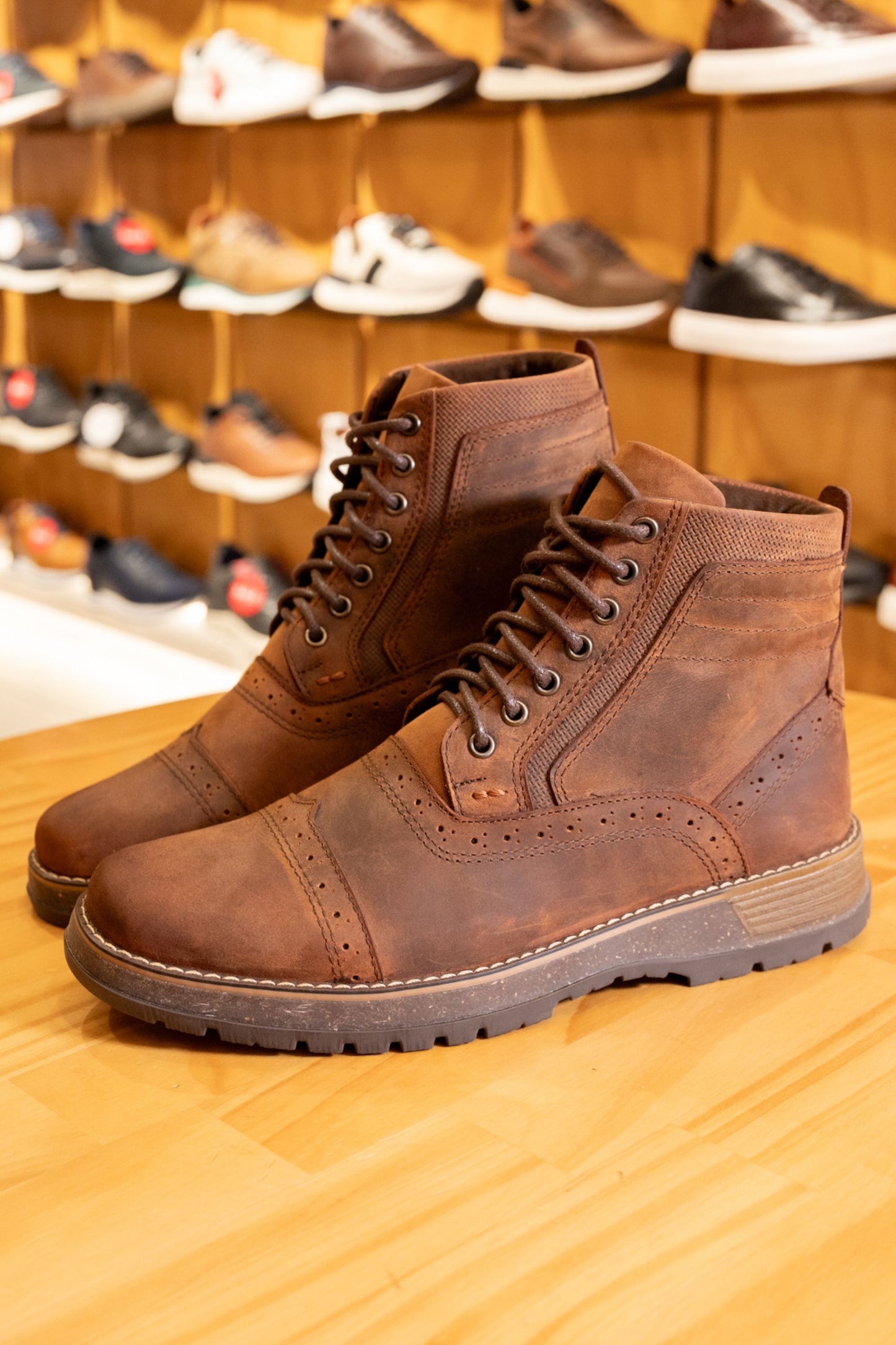 BOTAS DREAMS PARA HOMBRE EN CUERO MIEL REF: TUNJA COÑAC