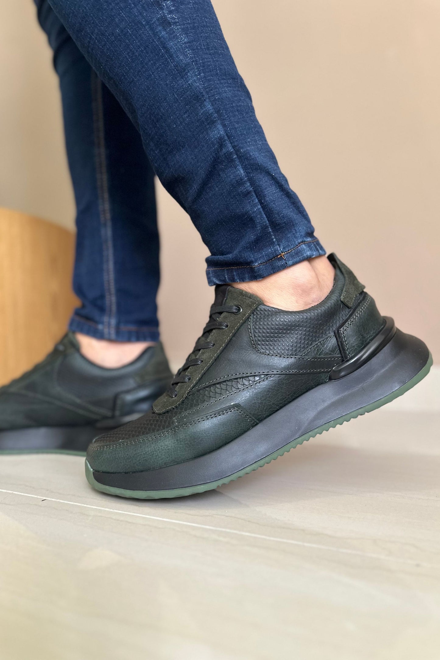 TENIS EN CUERO PARA HOMBRE COLOR VERDE REF: 3223 CATANIA