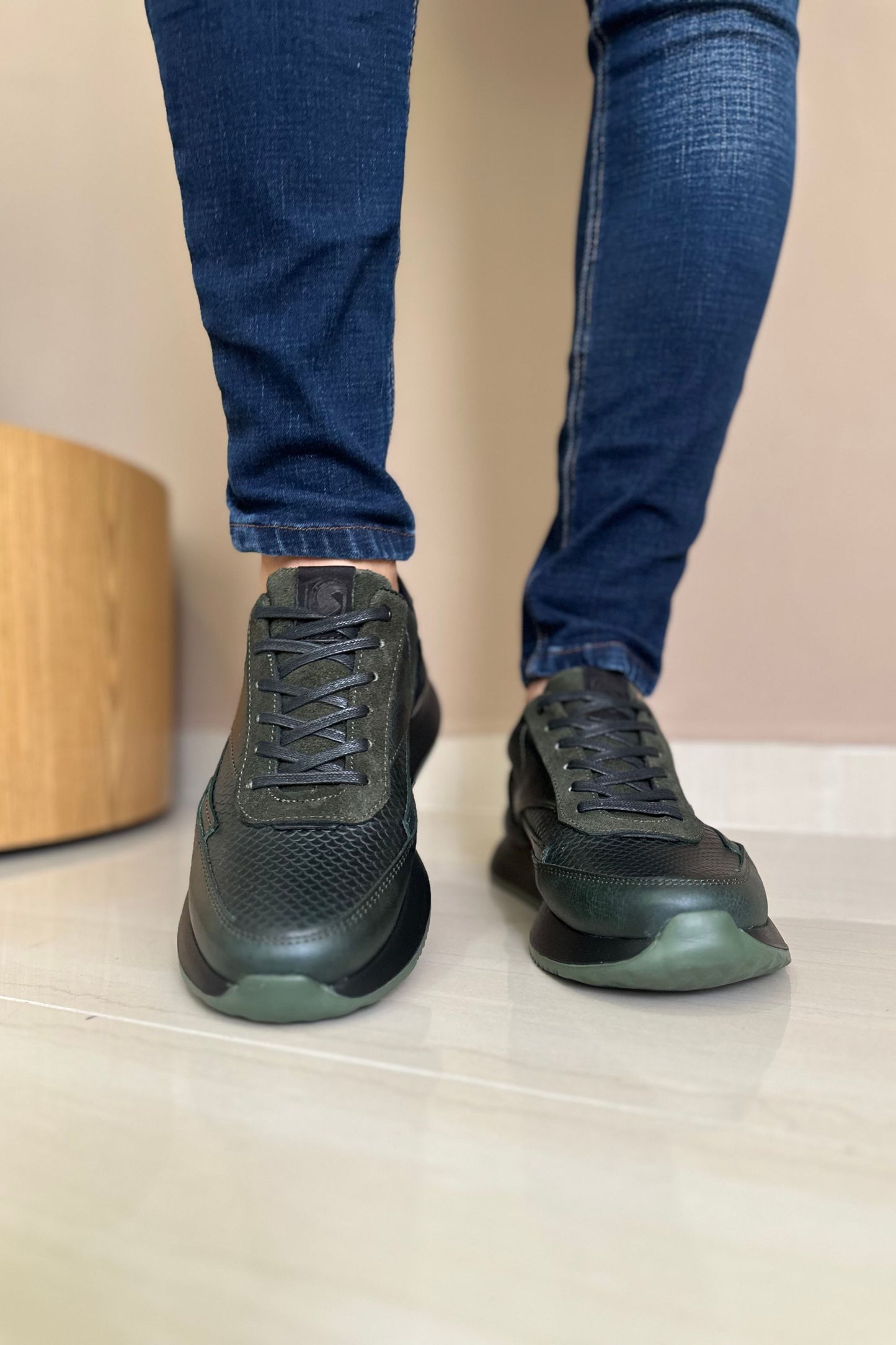 TENIS EN CUERO PARA HOMBRE COLOR VERDE REF: 3223 CATANIA