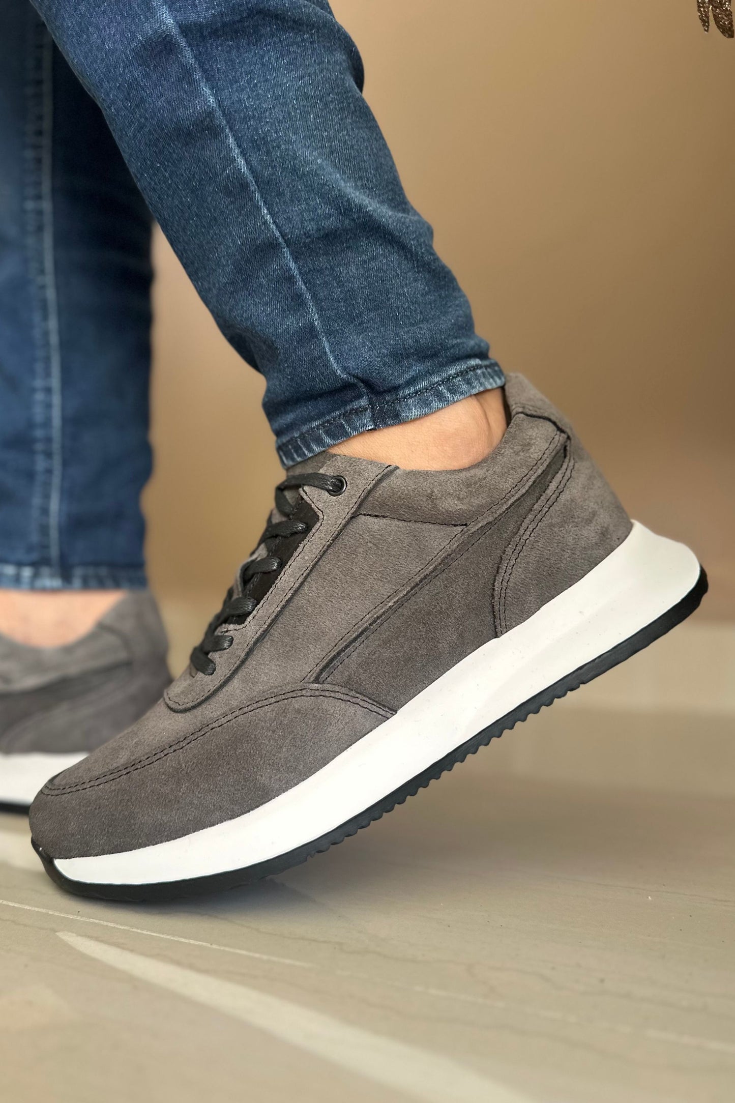 TENIS PARA HOMBRE EN CUERO GRIS CARNAZA REF: HAVANA D-13