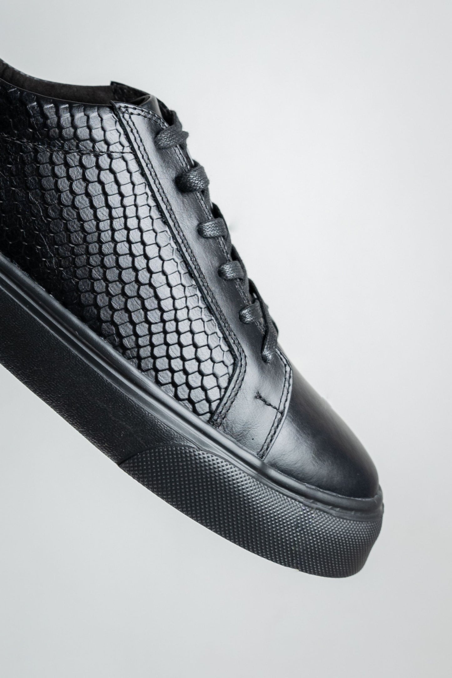 TENIS CUERO PARA HOMBRE TODO NEGRO | REF: DOMINIC 602