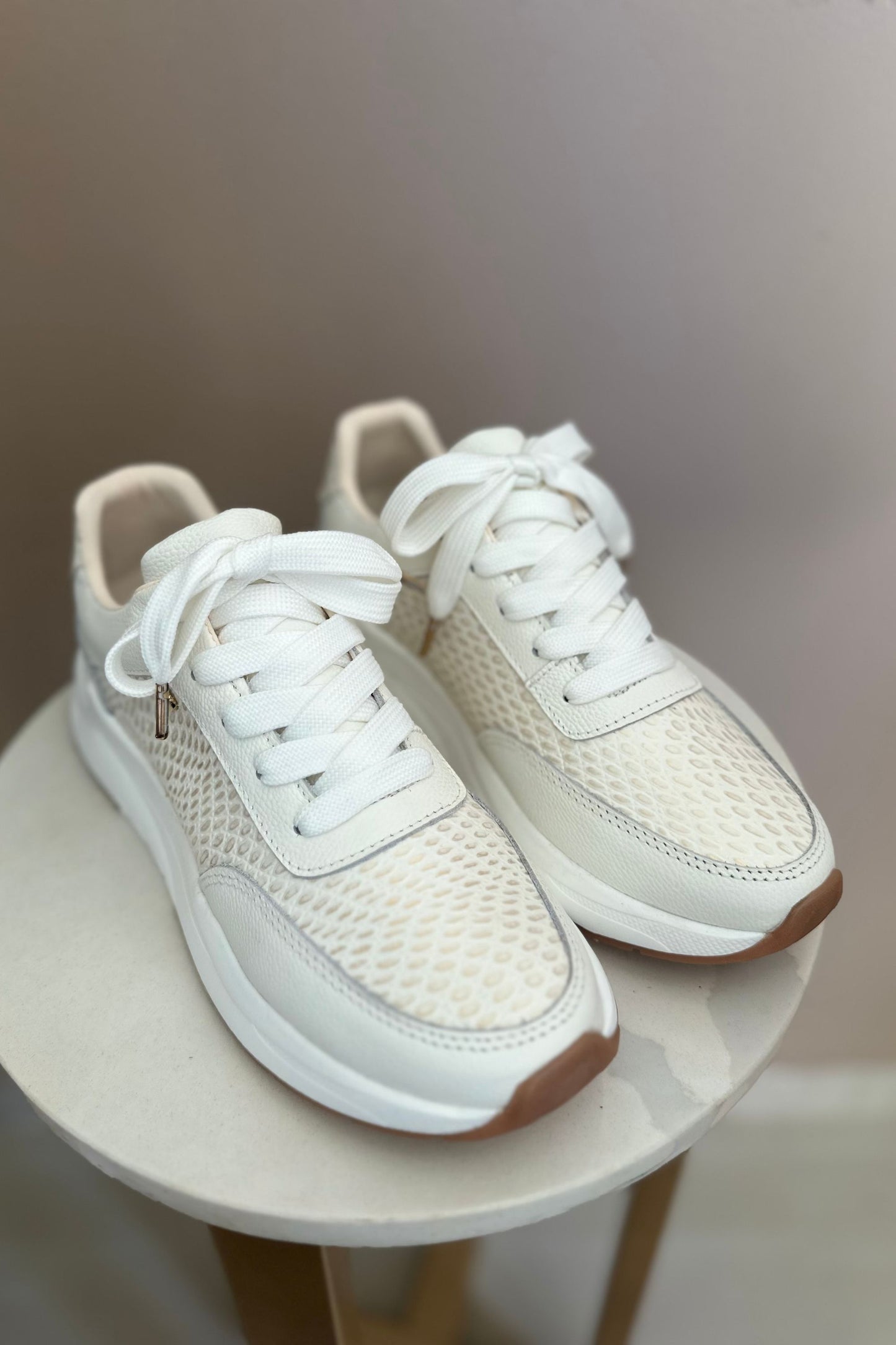 TENIS PARA DAMA EN CUERO BLANCO TALCO X FOLIA / REF MARGARITA