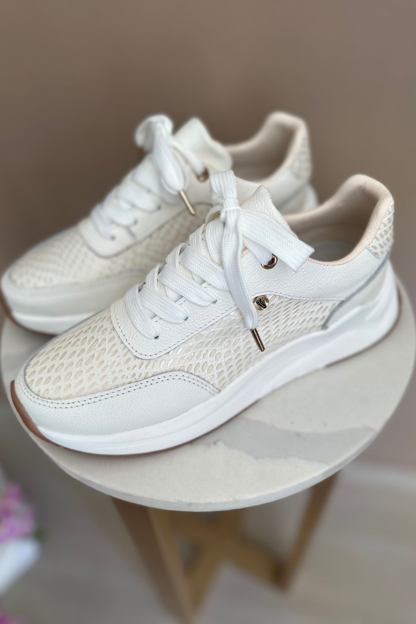 TENIS PARA DAMA EN CUERO BLANCO TALCO X FOLIA / REF MARGARITA