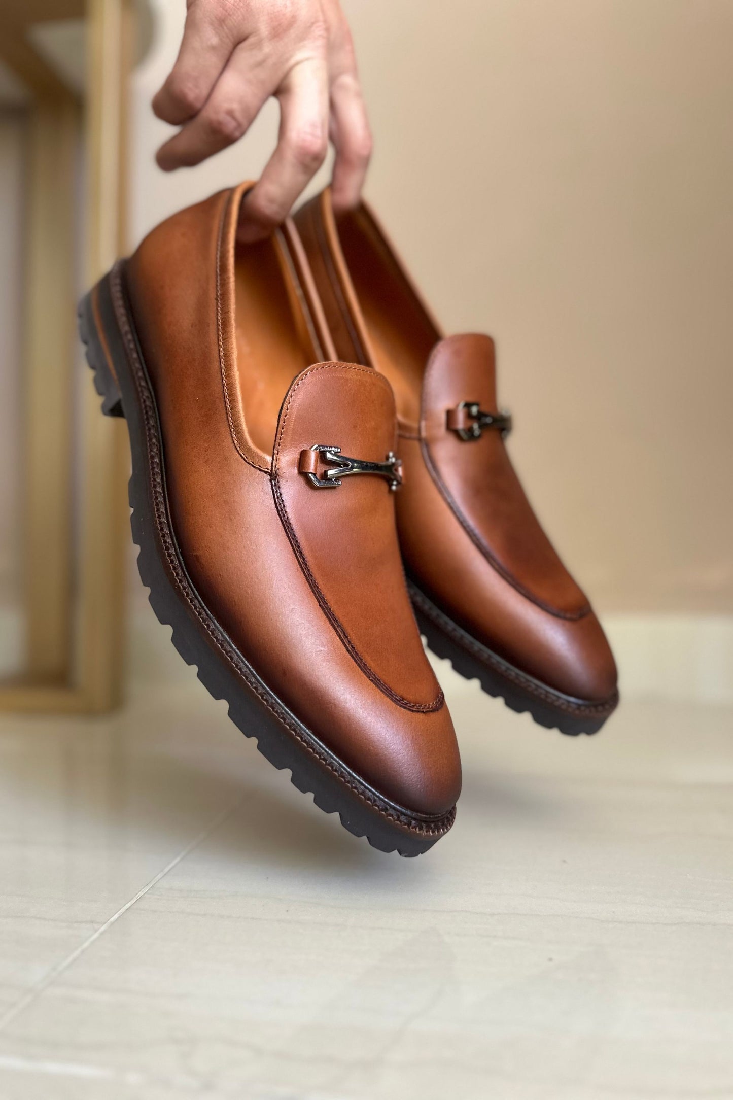 ZAPATO ELEGANTE PARA HOMBRE EN CUERO MIEL REF: ESTAMBUL 2343