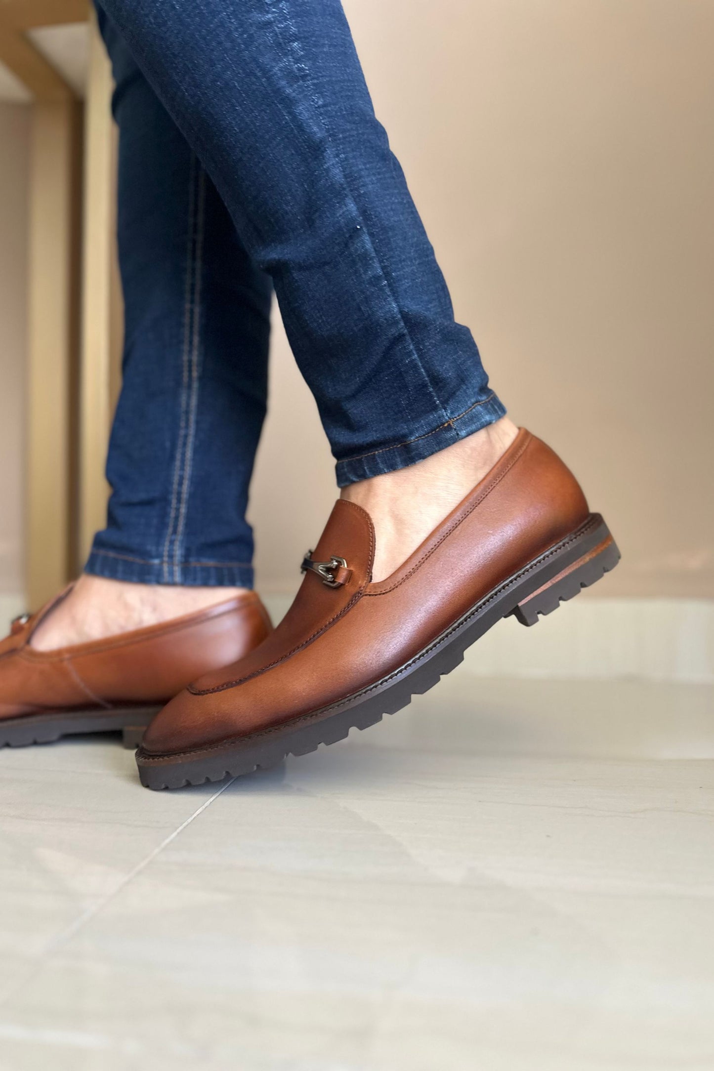 ZAPATO ELEGANTE PARA HOMBRE EN CUERO MIEL REF: ESTAMBUL 2343