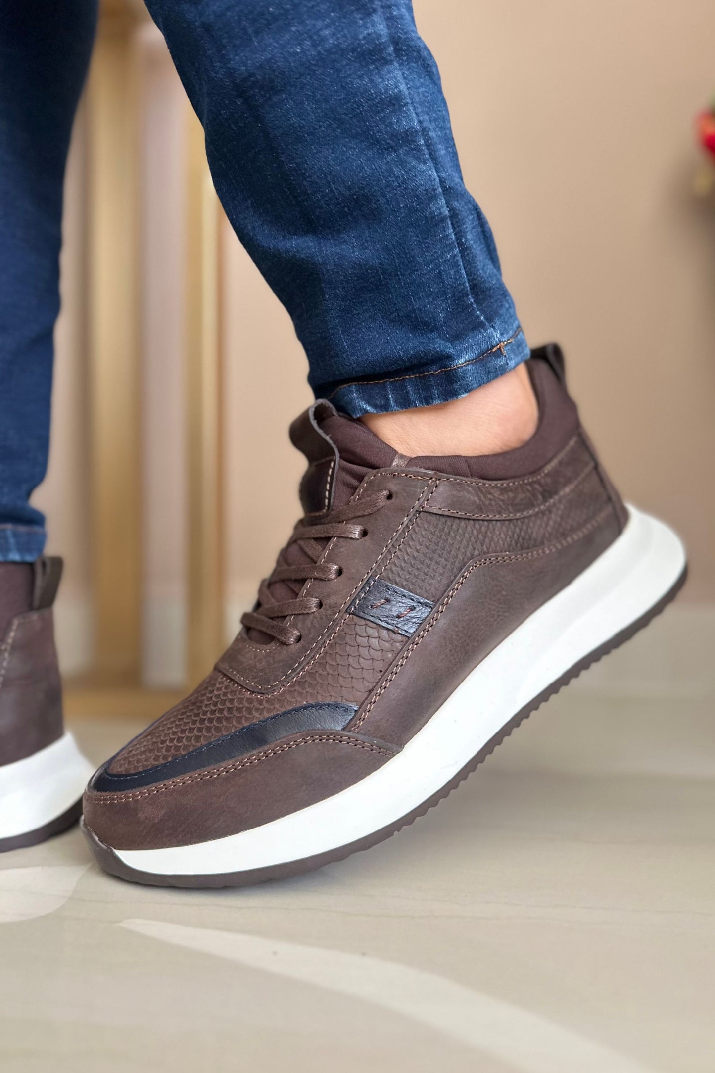 TENIS PARA HOMBRE EN CUERO COLOR MARRON ENCERADO REF: 3217  BERGAMO