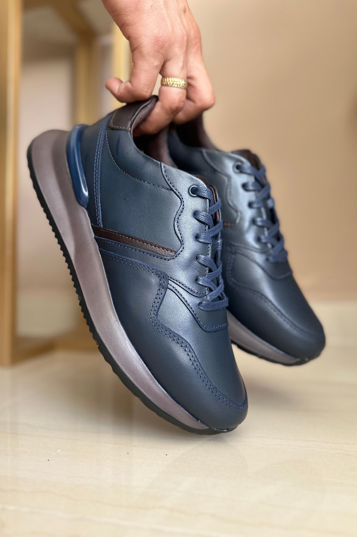 TENIS PARA HOMBRE EN CUERO AZUL MARINO REF: D19 VENECIA