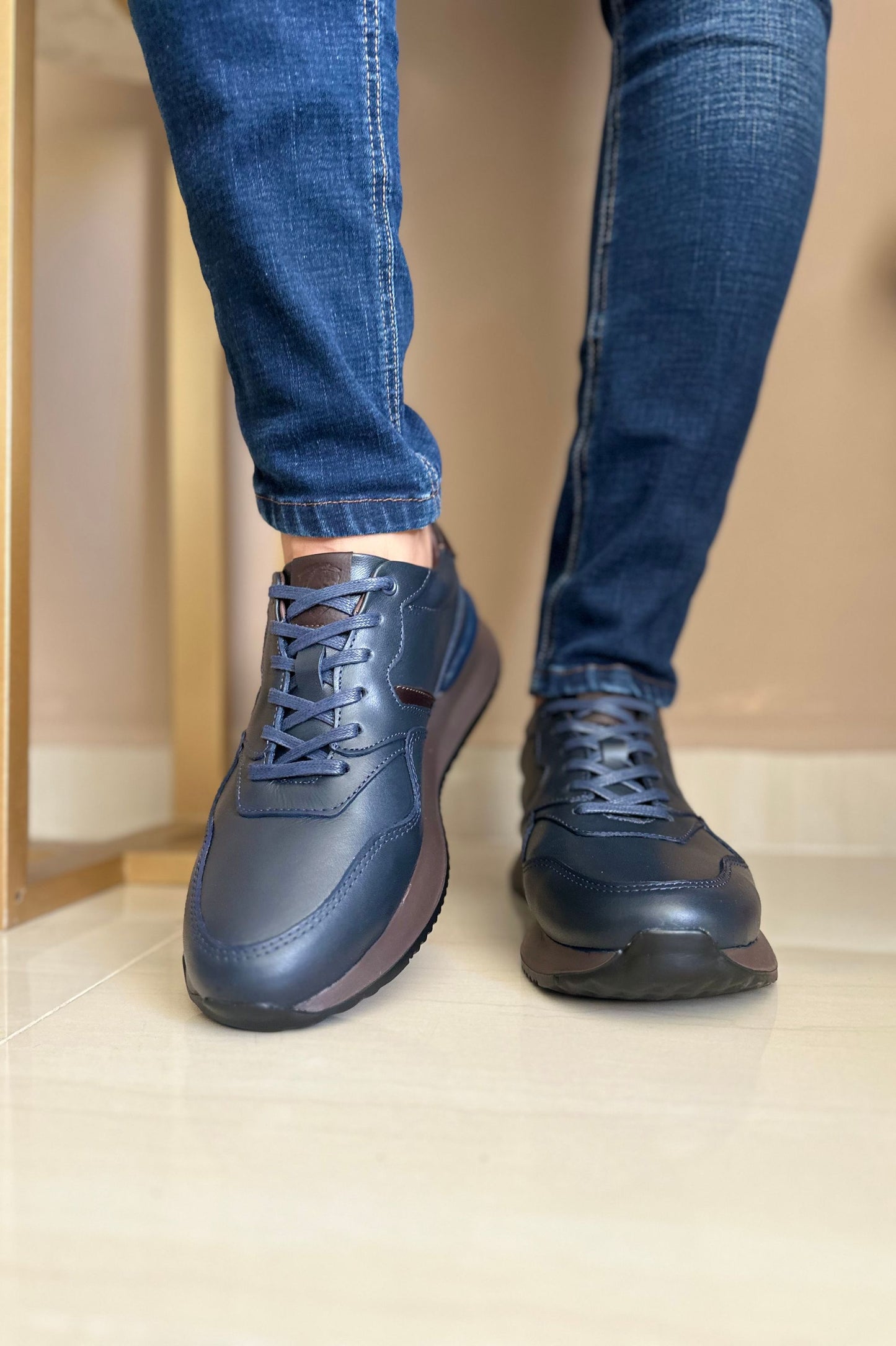 TENIS PARA HOMBRE EN CUERO AZUL MARINO REF: D19 VENECIA