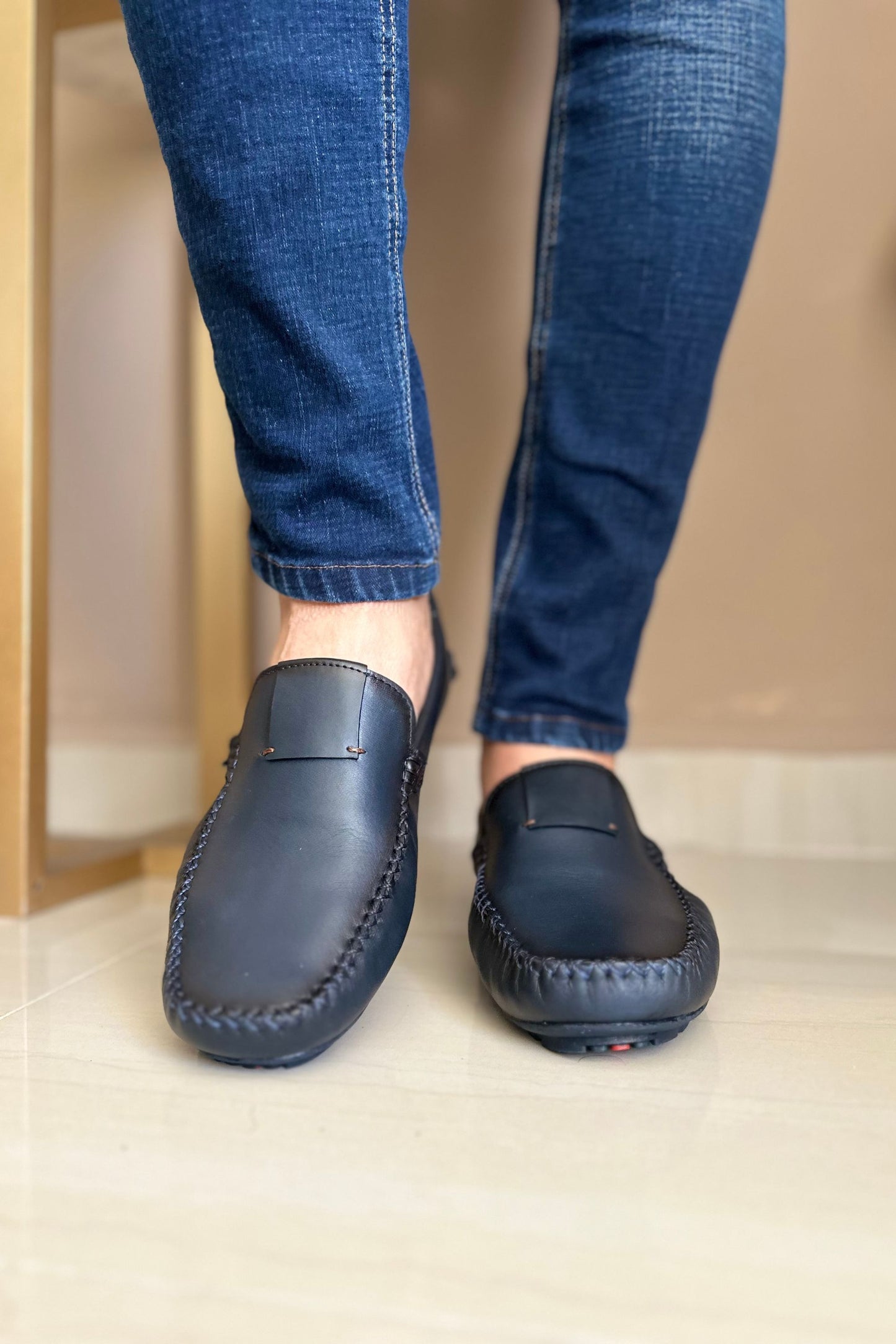 MOCASINES PARA HOMBRE EN CUERO AZUL MARINO AEROGRAFIADO / REF LAZIO