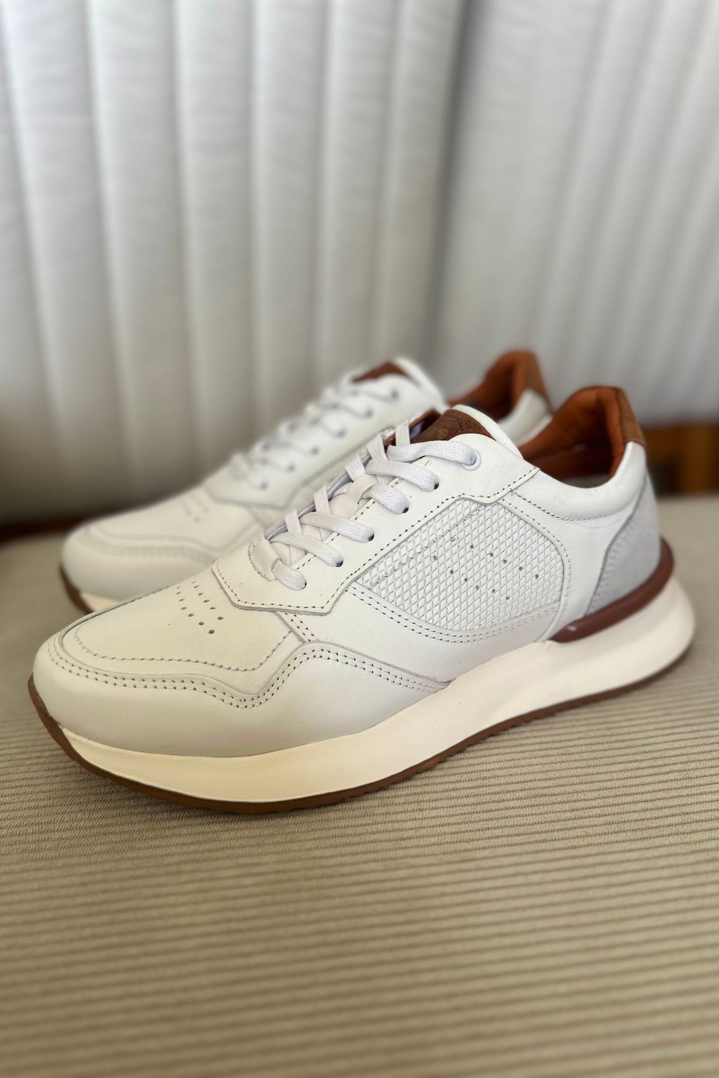 TENIS PARA HOMBRE EN CUERO BLANCO X MIEL REF: D 12 IBIZA