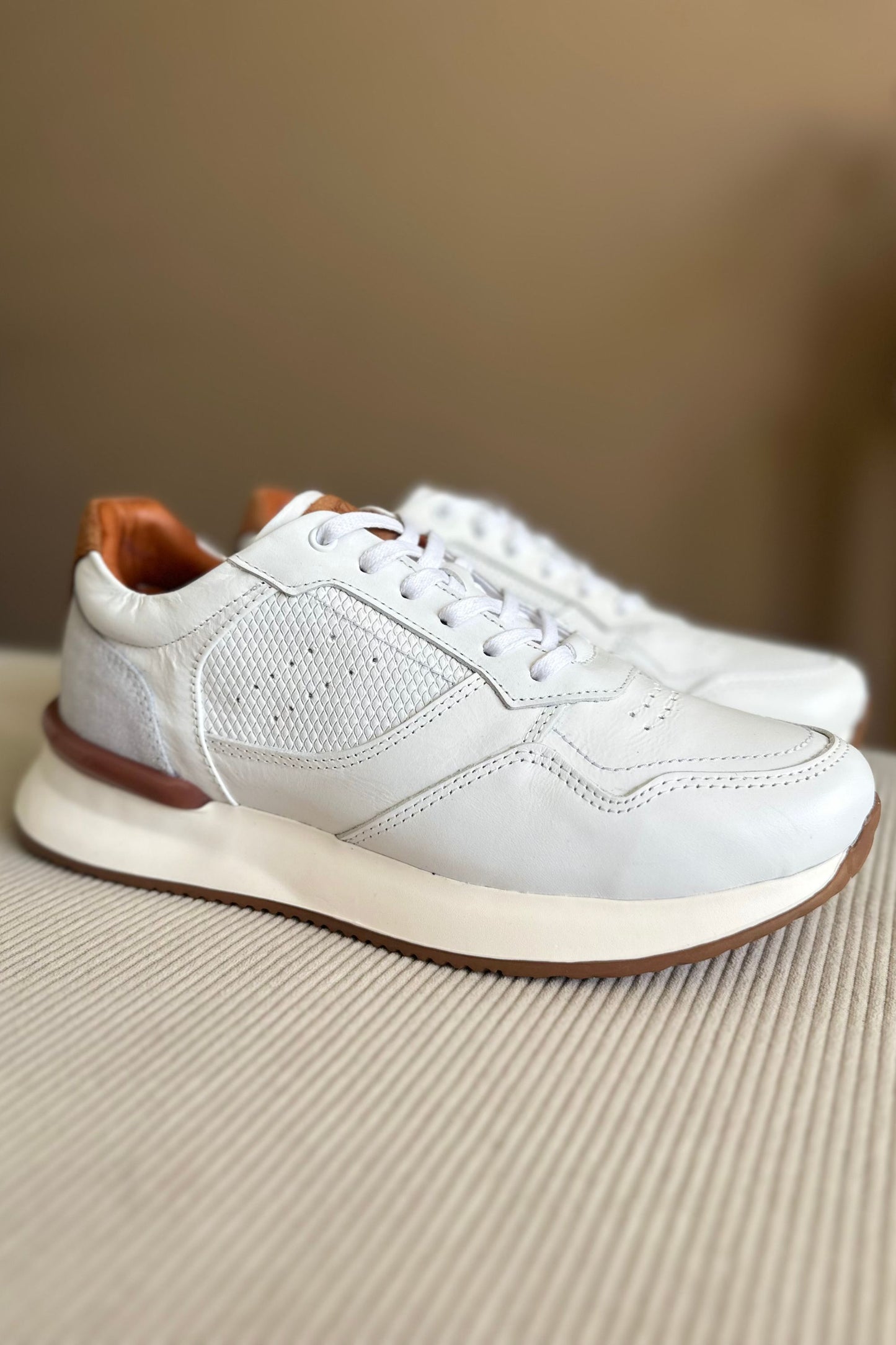 TENIS PARA HOMBRE EN CUERO BLANCO X MIEL REF: D 12 IBIZA