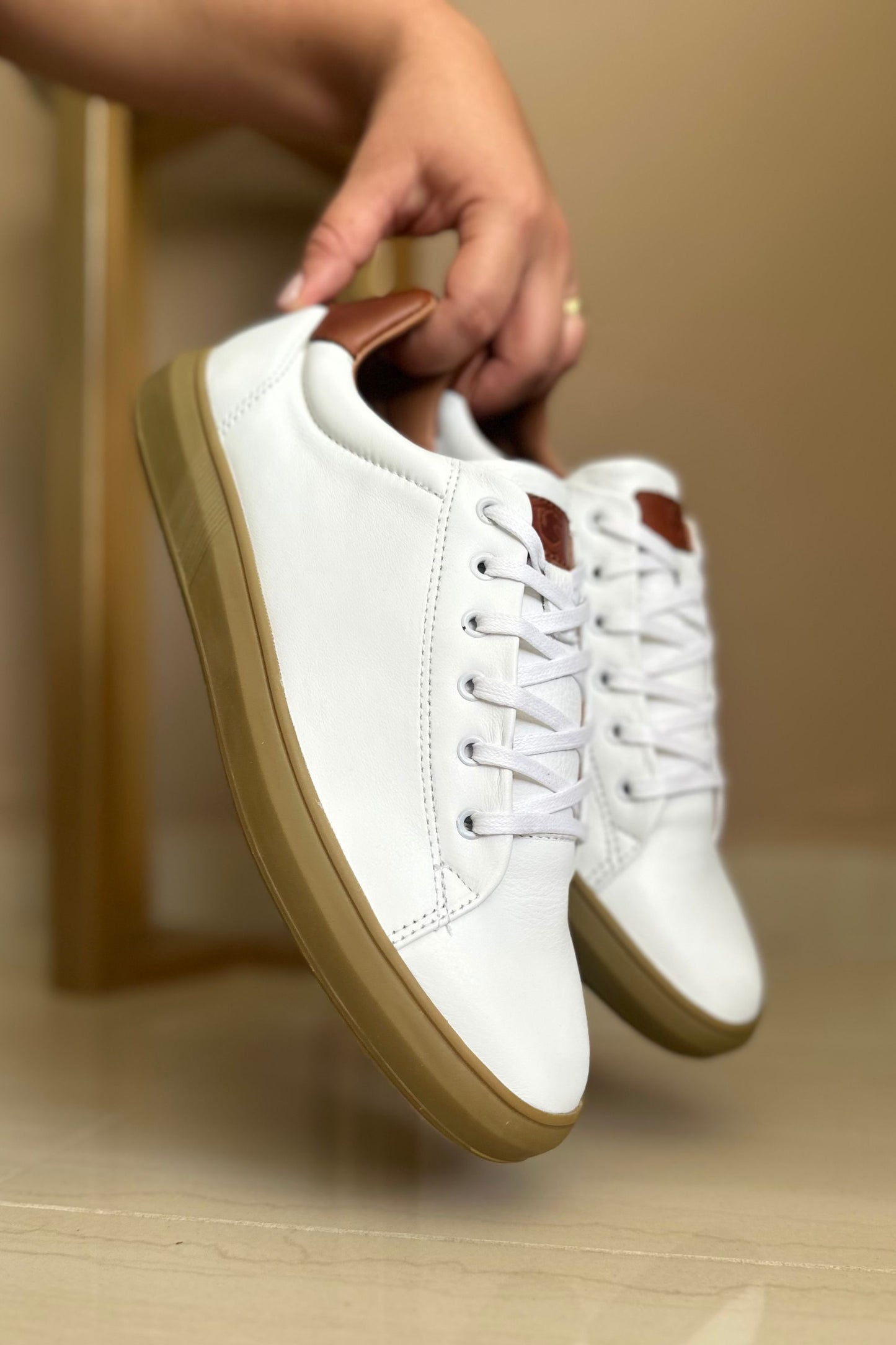 TENIS EN PARA HOMBRE EN CUERO BLANCO SUELA GOMA/ REF: ALESSANDRIA