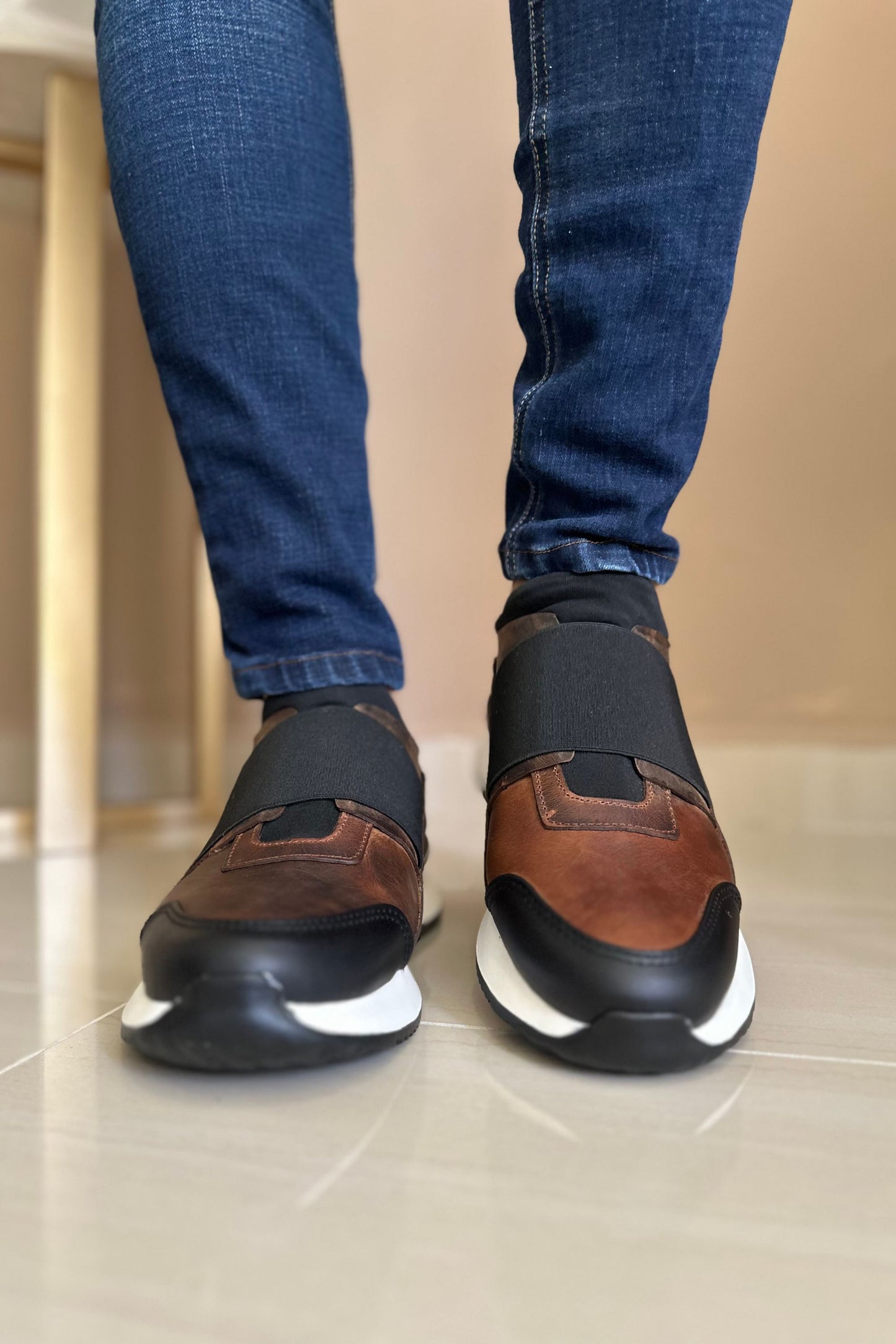 TENIS EN CUERO PARA HOMBRE EN CUERO CAFE ENCERDADO REF: D-17 BILBAO