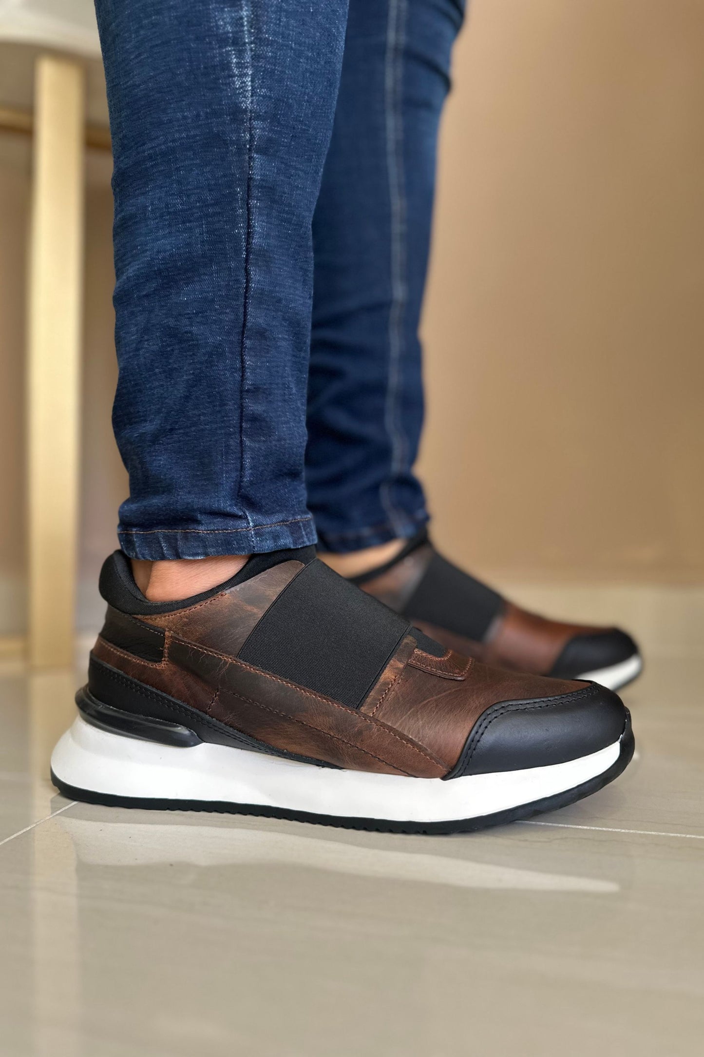 TENIS EN CUERO PARA HOMBRE EN CUERO CAFE ENCERDADO REF: D-17 BILBAO