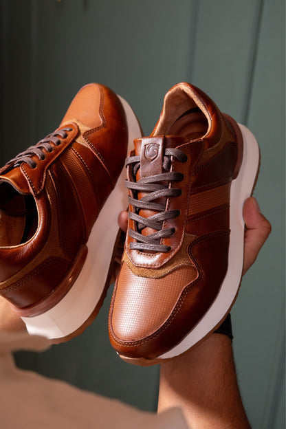 TENIS PARA HOMBRE EN CUERO MIEL SUELA EVA / REF: ASTI