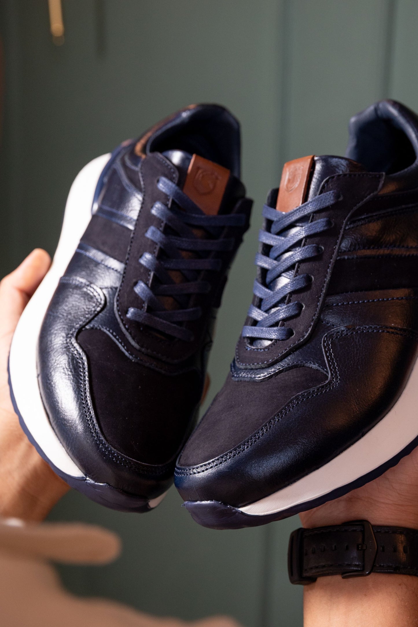 TENIS PARA HOMBRE EN CUERO AZUL SUELA EVA / REF: ASTI