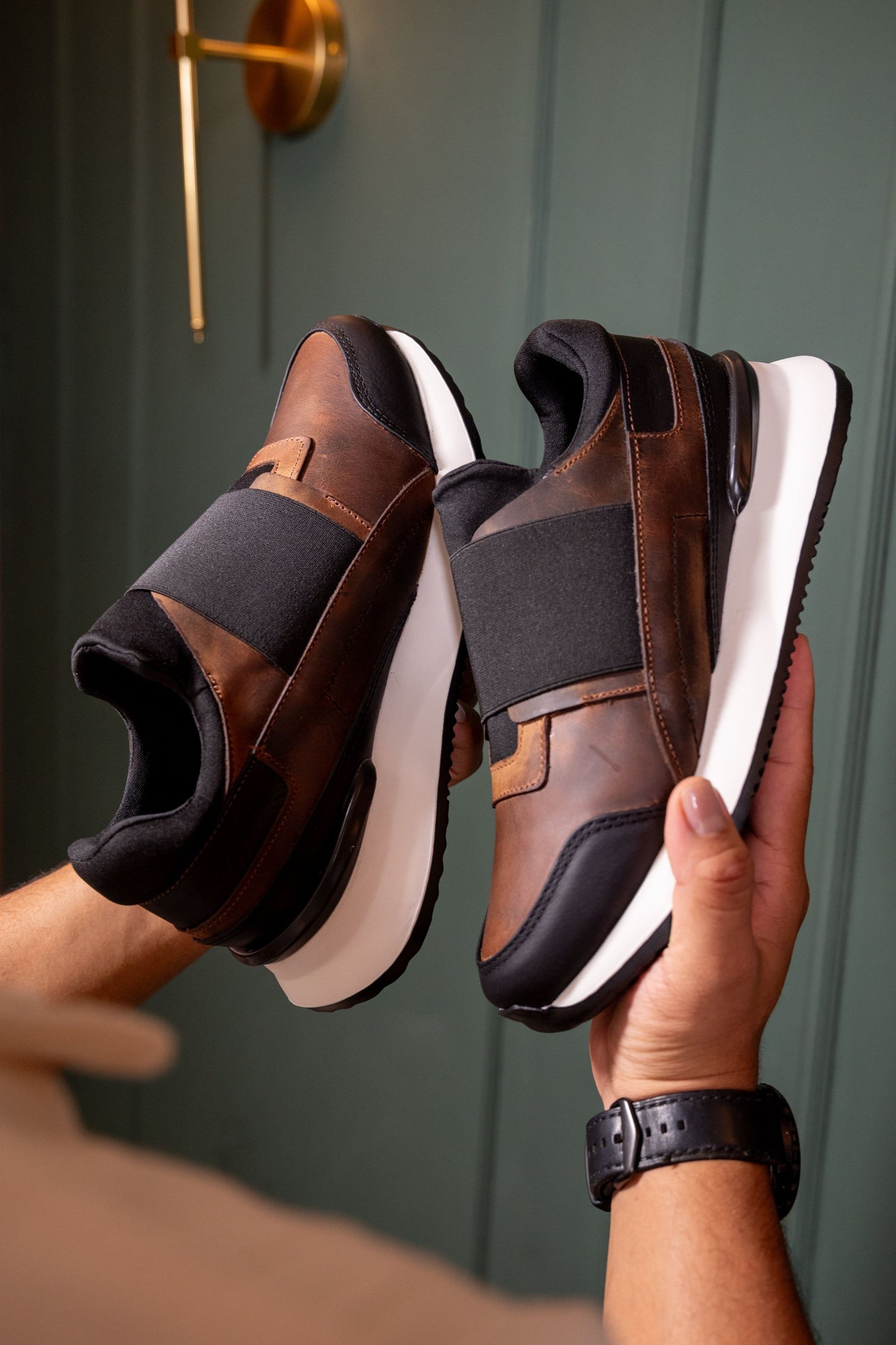 TENIS EN CUERO PARA HOMBRE EN CUERO CAFE ENCERDADO REF: D-17 BILBAO