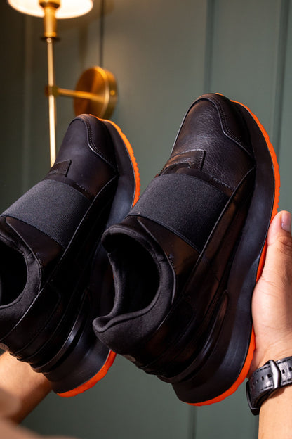 TENIS EN CUERO PARA HOMBRE EN CUERO NEGRO X NARANJA REF: D-17 BILBAO