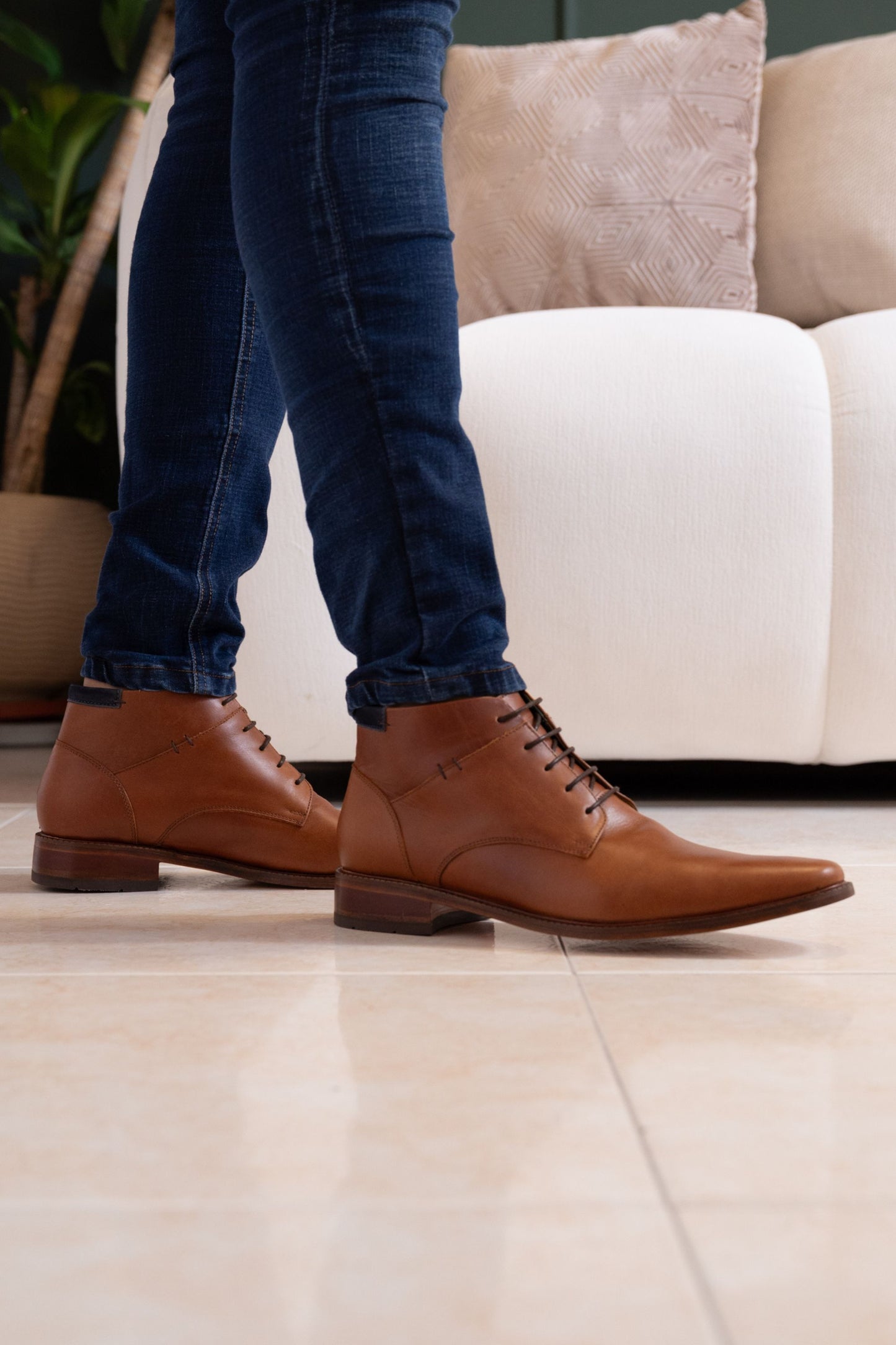 BOTIN ELEGANTE PARA HOMBRE EN CUERO MIEL | REF: ASCOLI