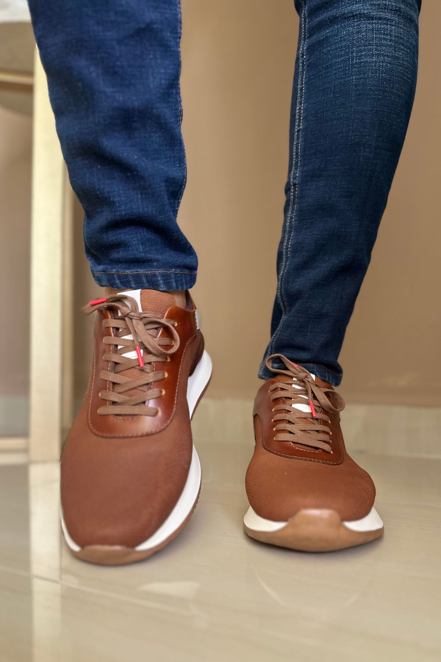 TENIS PARA HOMBRE EN CUERO MIEL  REF: HANNOVER