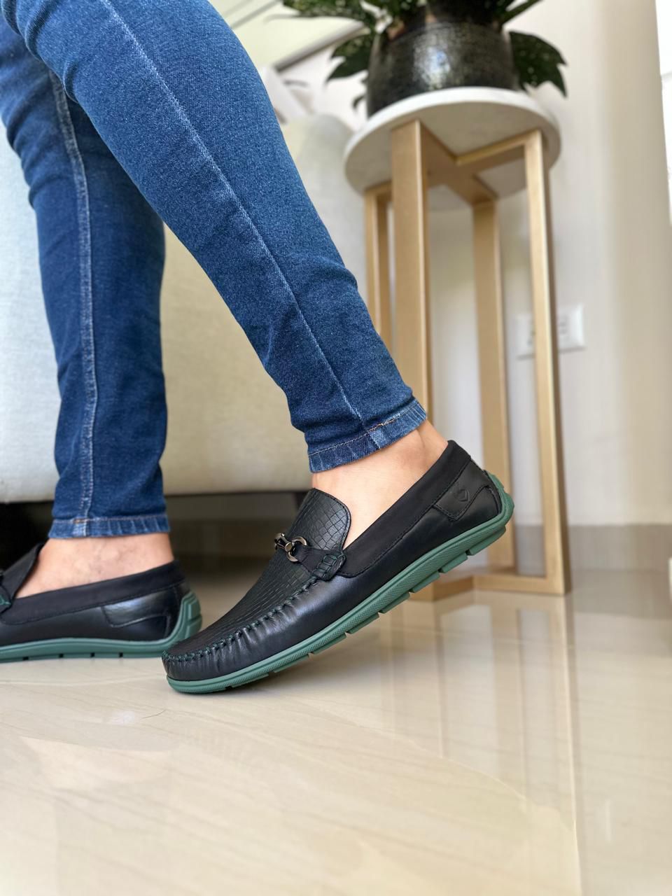 MOCASINES ERICK EN CUERO NEGRO X SUELA VERDE PARA HOMBRE / REF: