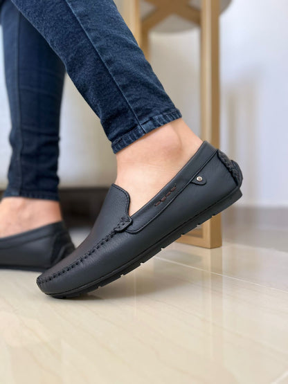 MOCASINES FERMÍN EN CUERO LISO NEGRO PARA HOMBRE / TOÑ: 105