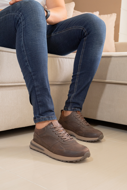 TENIS PARA HOMBRE EN CUERO CAFE REF: ZAGREB 3268