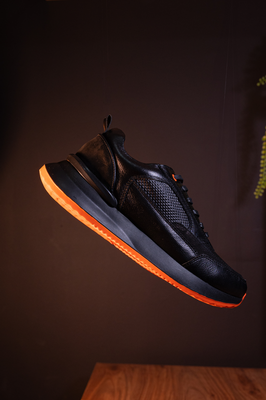 TENIS PARA HOMBRE EN CUERO NEGRO X NARANJA  REF: VERONA 3205