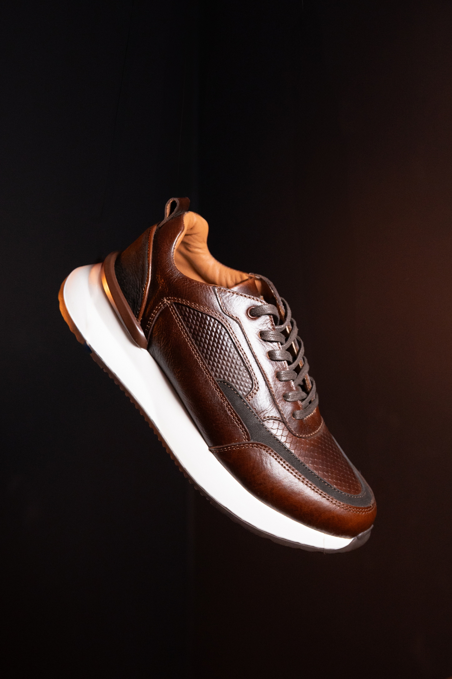 TENIS PARA HOMBRE EN CUERO CAFÉ REF: VERONA 3205